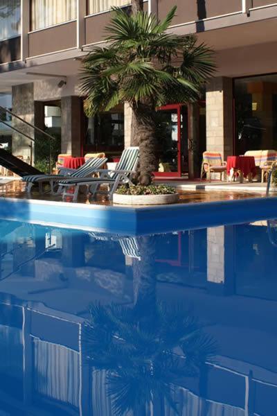 Hotel Corona Milano Marittima Buitenkant foto