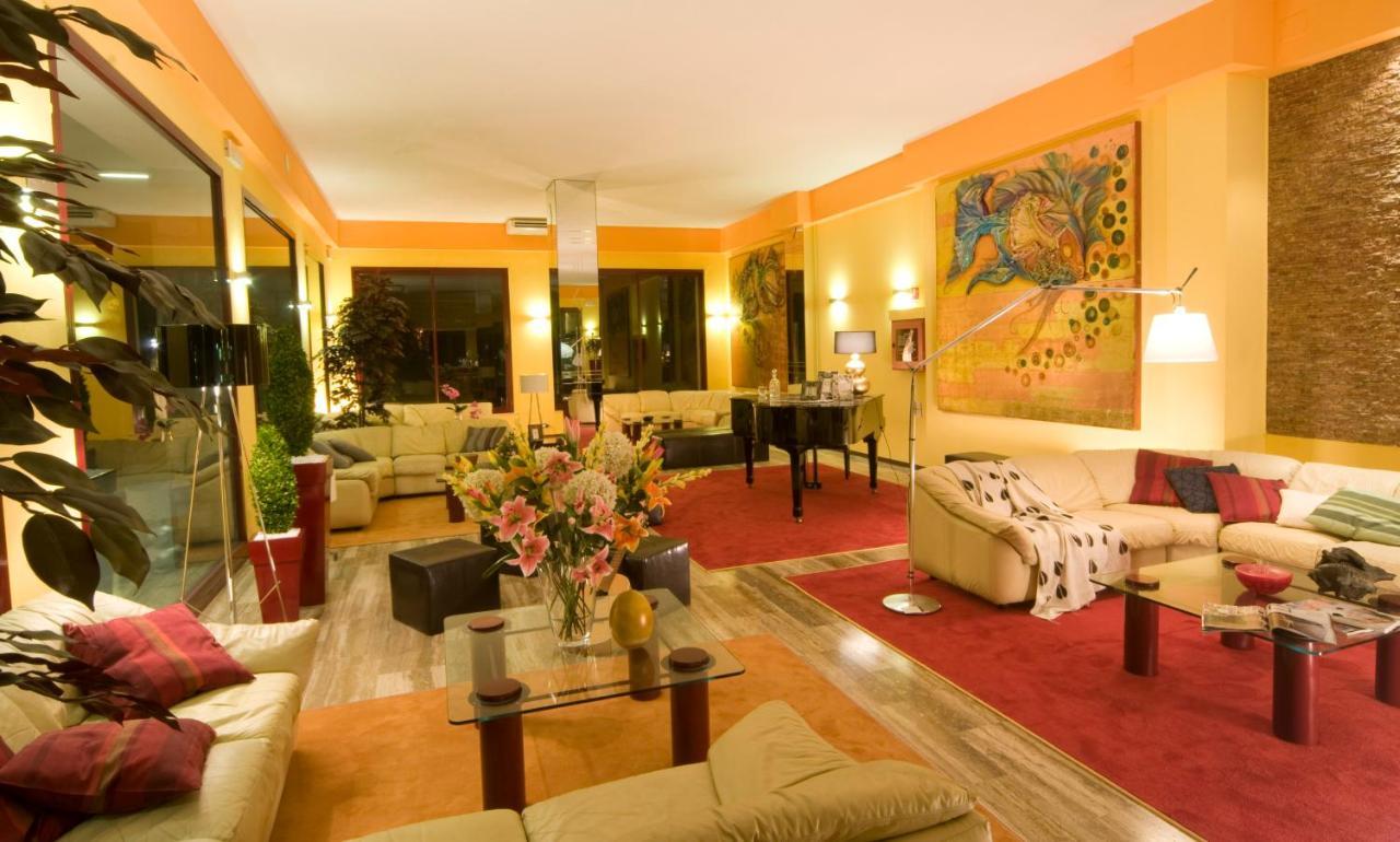 Hotel Corona Milano Marittima Buitenkant foto
