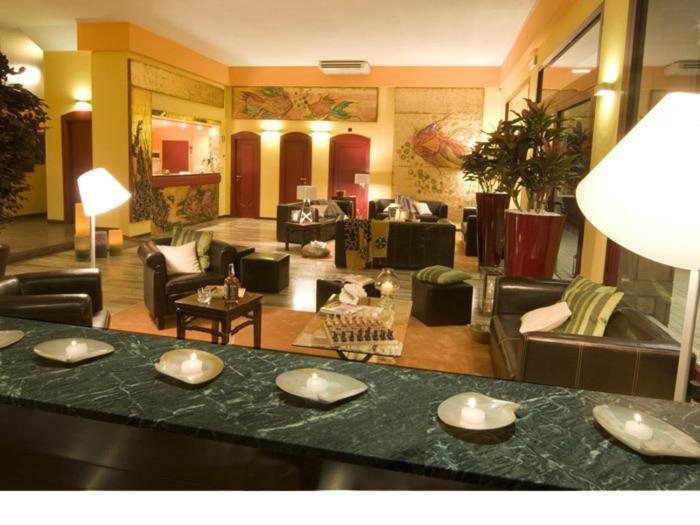 Hotel Corona Milano Marittima Buitenkant foto