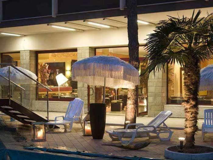 Hotel Corona Milano Marittima Buitenkant foto