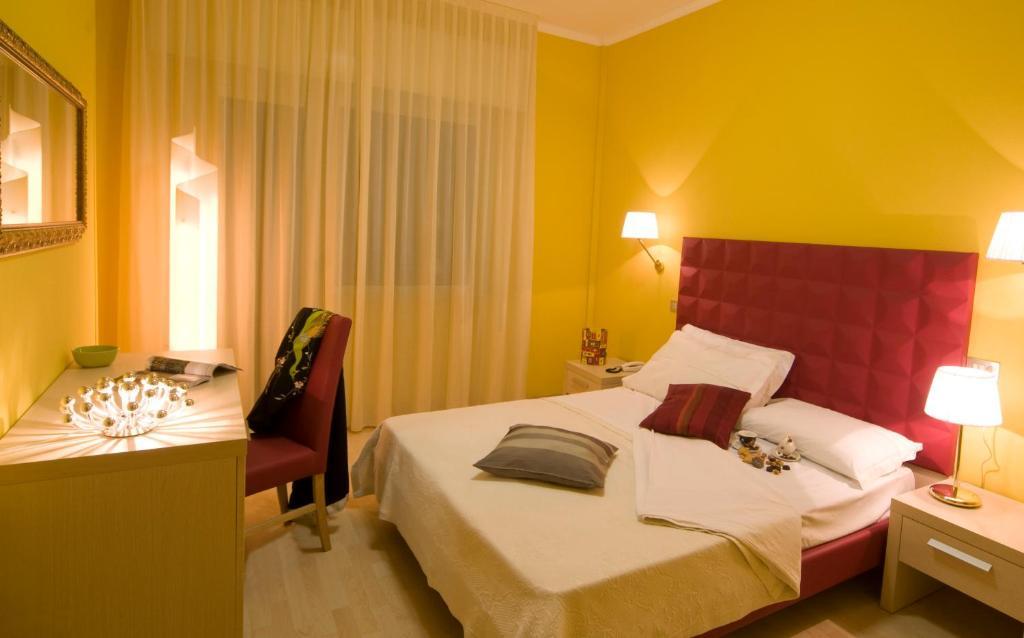 Hotel Corona Milano Marittima Kamer foto