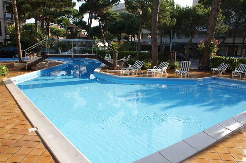 Hotel Corona Milano Marittima Buitenkant foto